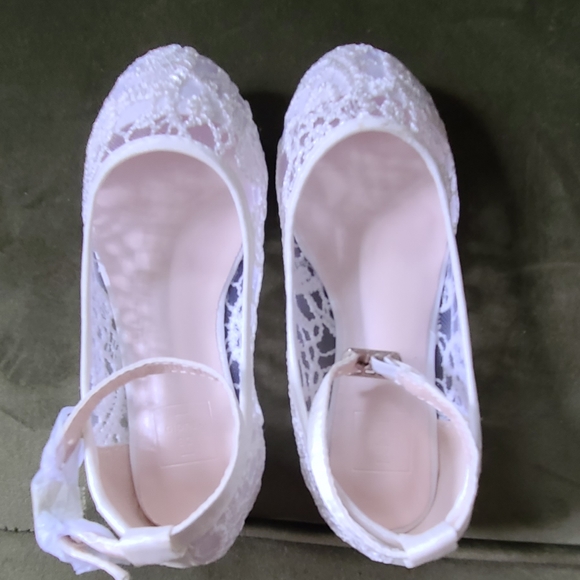 David's Bridal flower girl shoes size 10 - Picture 3 of 6